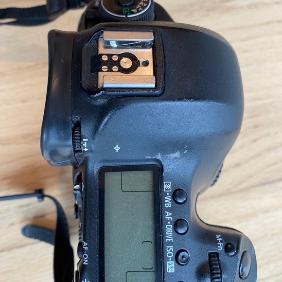 Canon EOS 5D Mark III - Picture 3 of 5